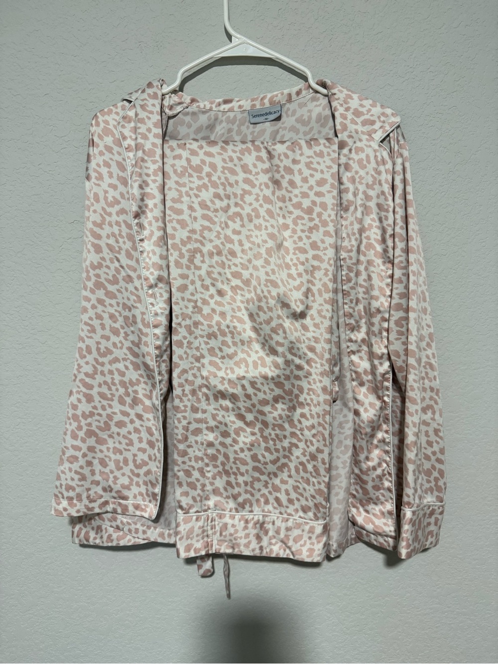 Sanctuary Pink Leopard-Print Satin Pajama Top